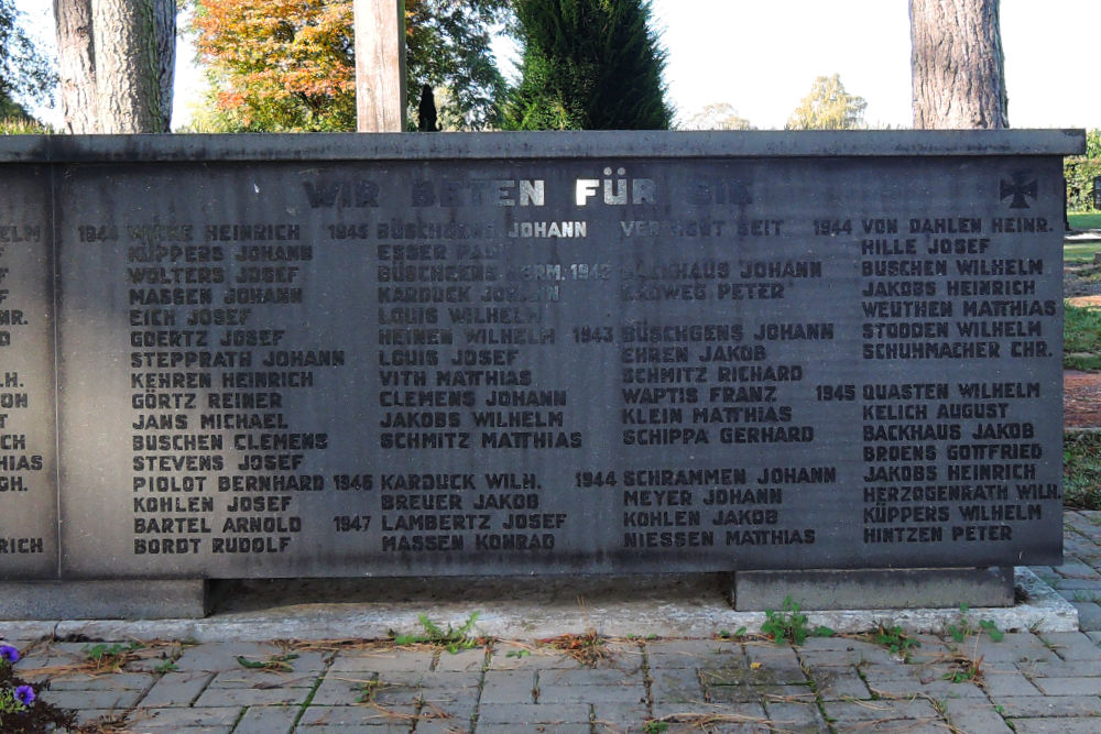 War Memorial Klinkum #2