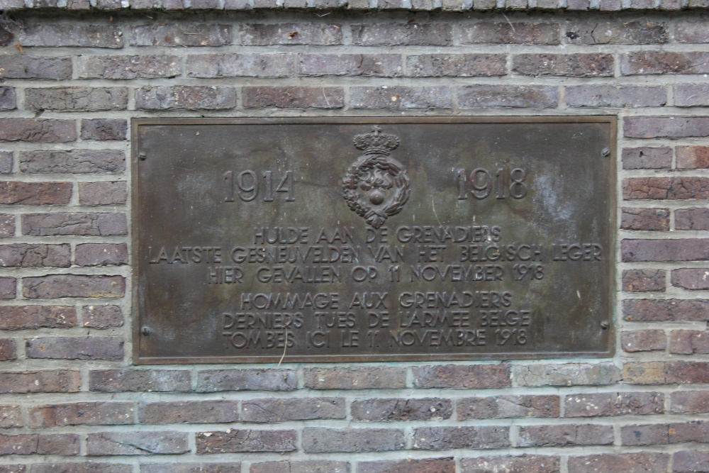 Memorial Grenadiers Eke #2