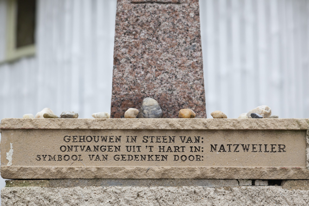 Monument Slachtoffers Concentratiekamp Natzweiler Nederlands Ereveld Loenen #4