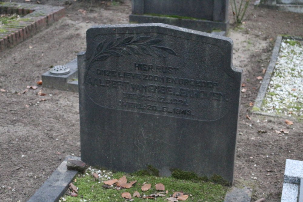 Dutch War Grave Groenekan #2