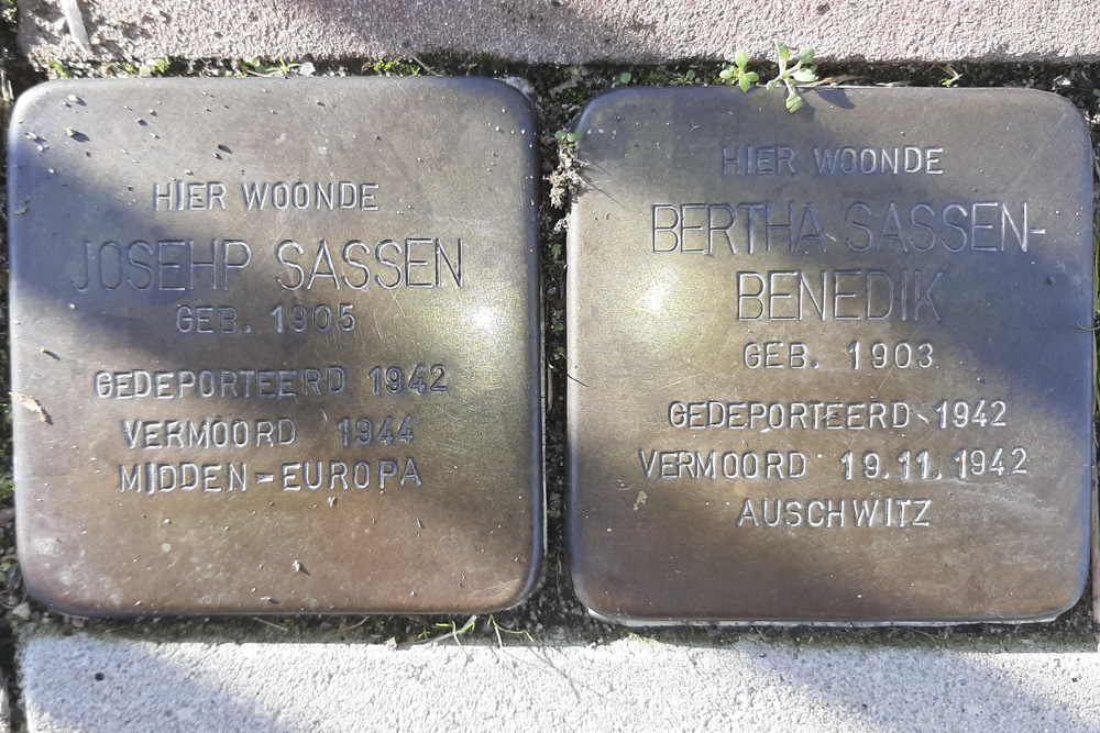 Stolpersteine Pastoor Jacobstraat 15 #2