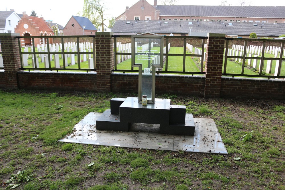 Oorlogsmonument Uden #1