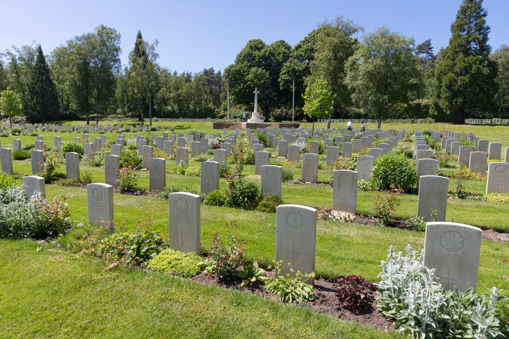 Holten Canadian War Cemetery #2