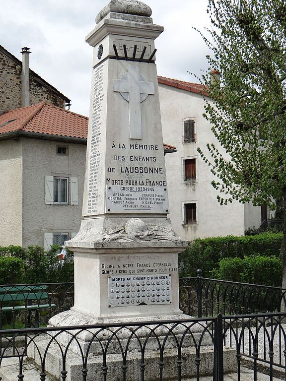 Oorlogsmonument Laussonne #1