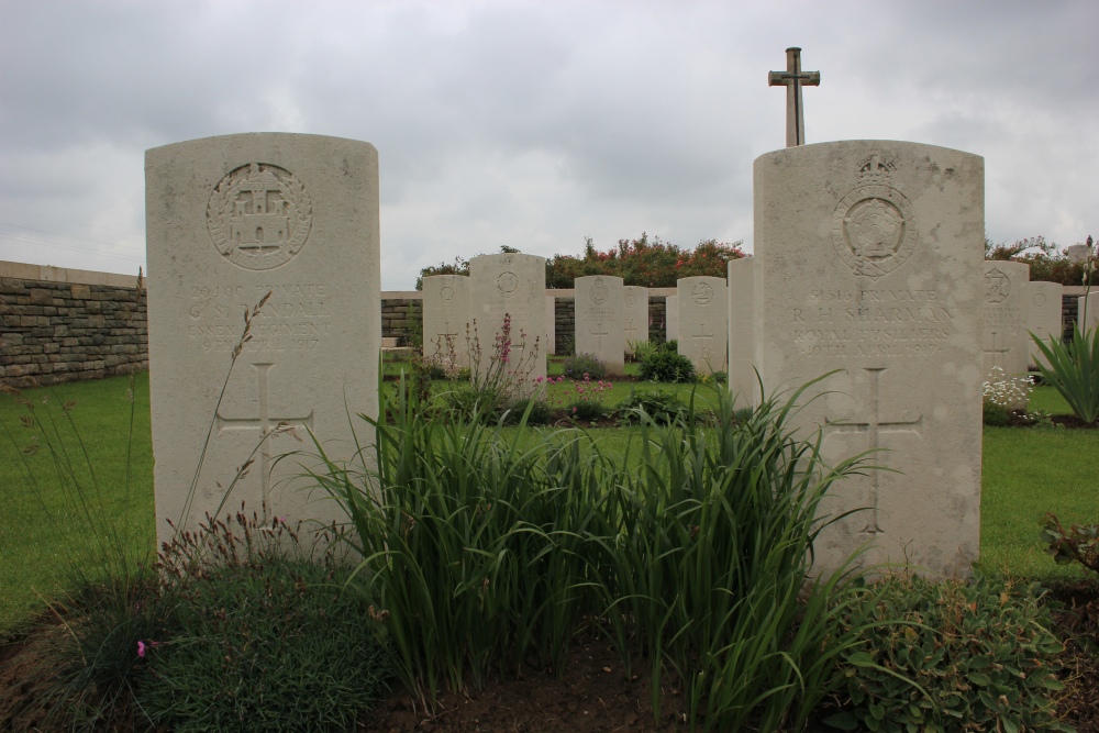 Commonwealth War Cemetery Houdain Lane #4