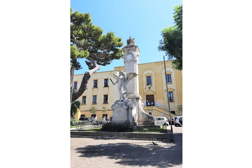 Oorlogsmonument Sorrento #1