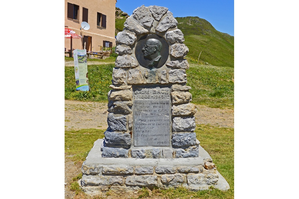 Oorlogsmonument Andr Bach