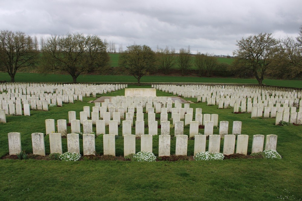 Commonwealth War Cemetery Gordon Dump