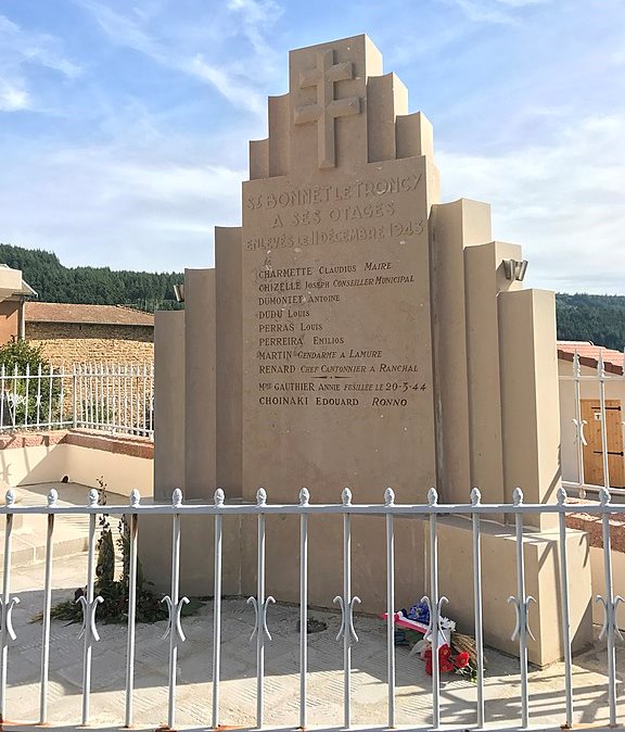 War Memorial Saint-Bonnet-le-Troncy #2