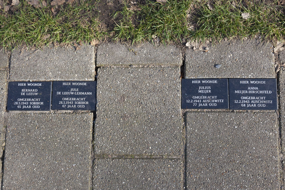 Herdenkingsstenen Meester Van Hasseltlaan 10-ll #1