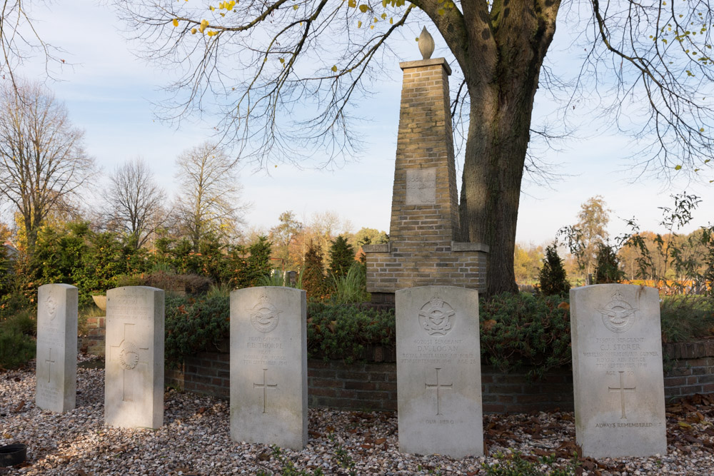 Oorlogsgraven van het Gemenebest Protestante Begraafplaats Bergum #5