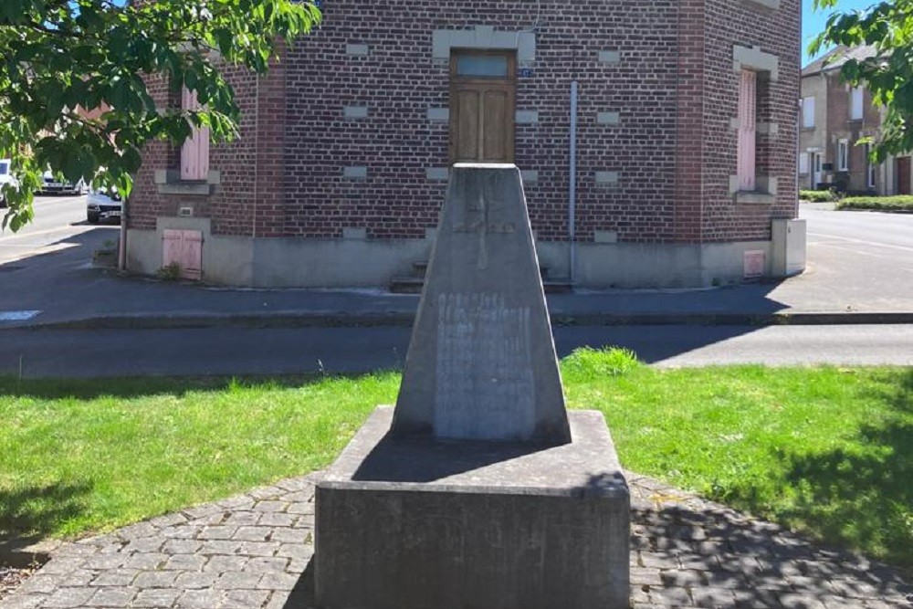 Verzetsstrijdersmonument Haybes #1