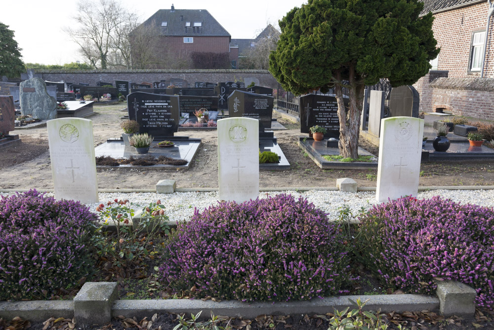 Commonwealth War Graves Roman Catholic Cemetery Ottersum #3