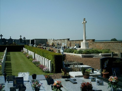 Commonwealth War Graves Thiant #1