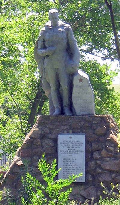 Mass Grave Soviet Soldiers Samsonove #1