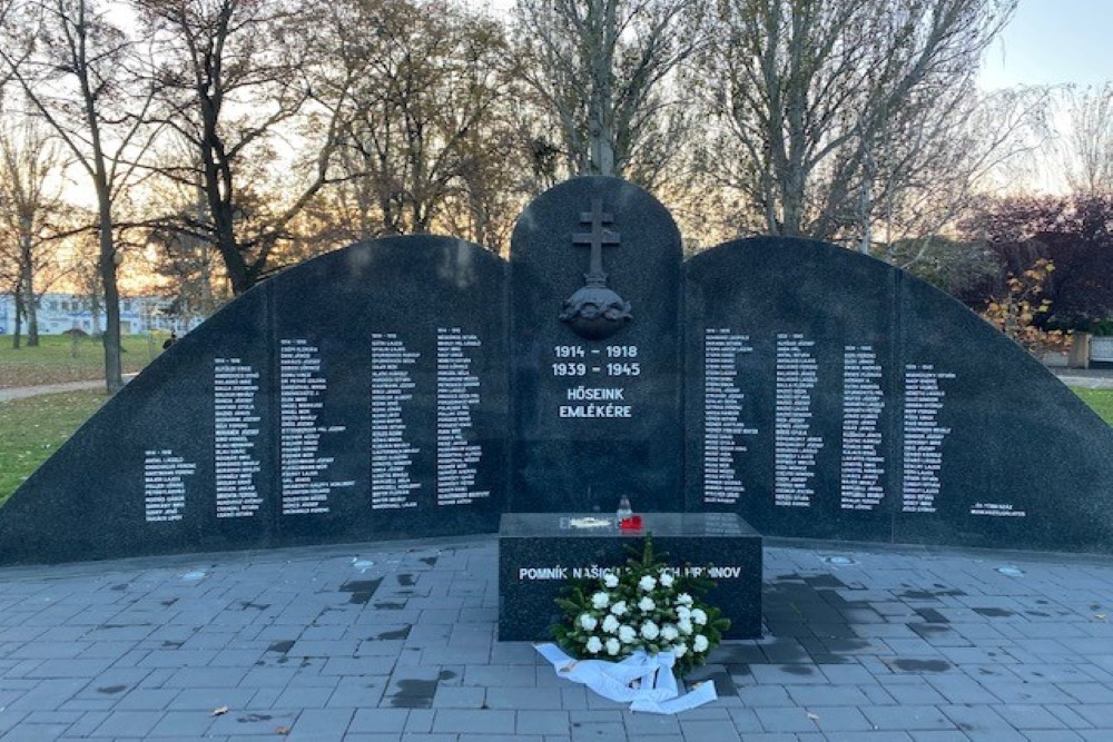 Monument Gesneuvelde Helden Dunajsk Streda #2