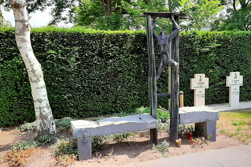 Indrukwekkende herdenking gesneuvelde Poolse militairen