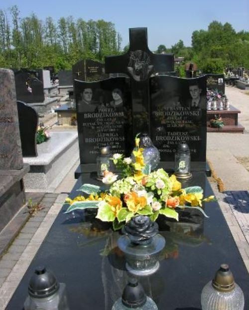 Pools Oorlogsgraf Cmentarz parafialny w Nasielsku #1