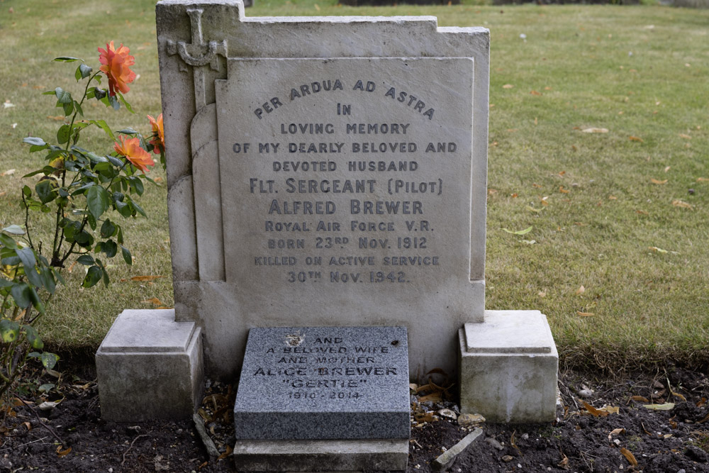Commonwealth War Graves Ringwood Cemetery #2
