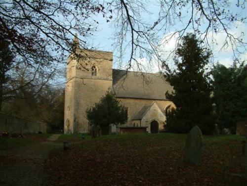 Oorlogsgraf van het Gemenebest St. Giles Churchyard Extension