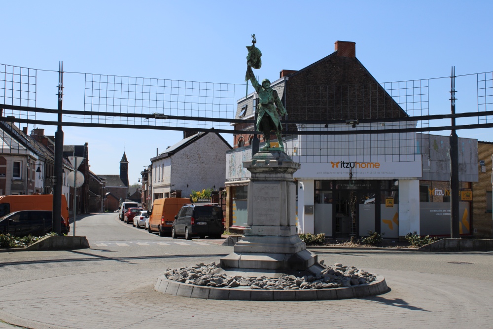 Oorlogsmonument La Bouverie #2