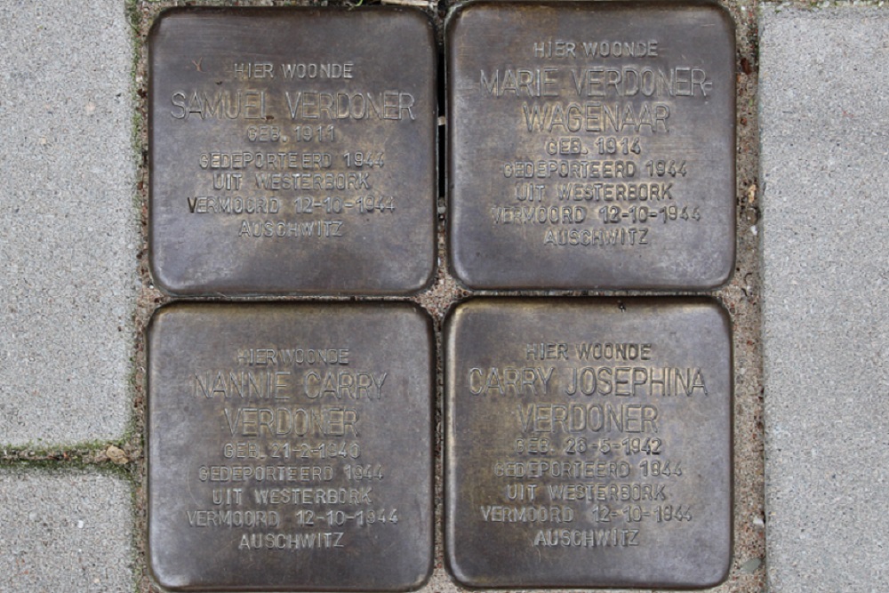 Stolpersteine Linnaeuskade 33 #1