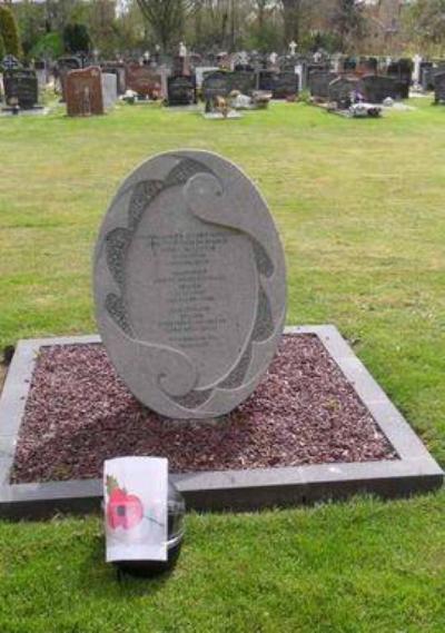 Memorial Belgian Refugees Roman Catholic Cemetery Bakhuizen #1