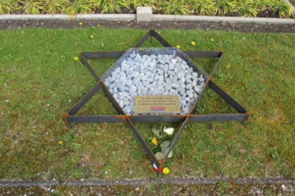 Joods Monument Leens #1