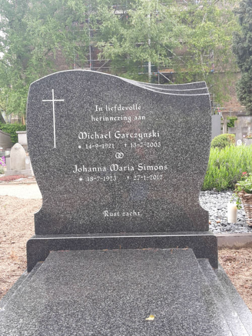 Graves Polish War Veterans Roman Catholic Cemetery