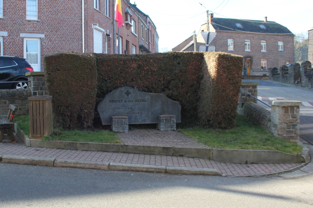 Oorlogsmonument Houyet #1