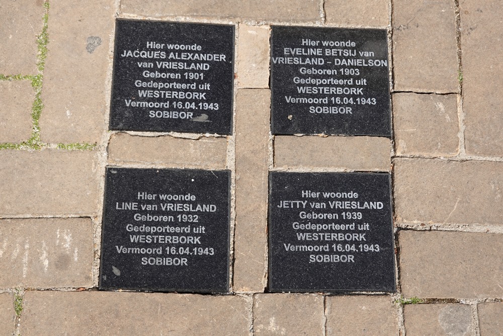 Remembrance Stones Achter de Kerk 5 #1