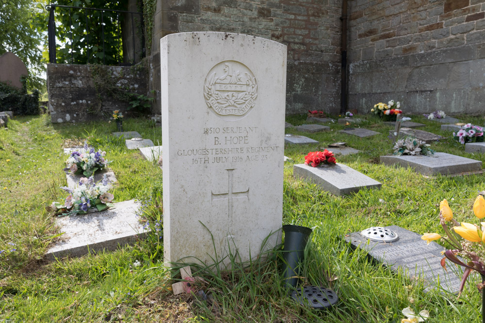 Oorlogsgraven van het Gemenebest Holy Trinity Churchyard #3