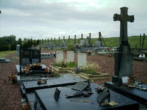 Commonwealth War Graves La Valle-Multre #1