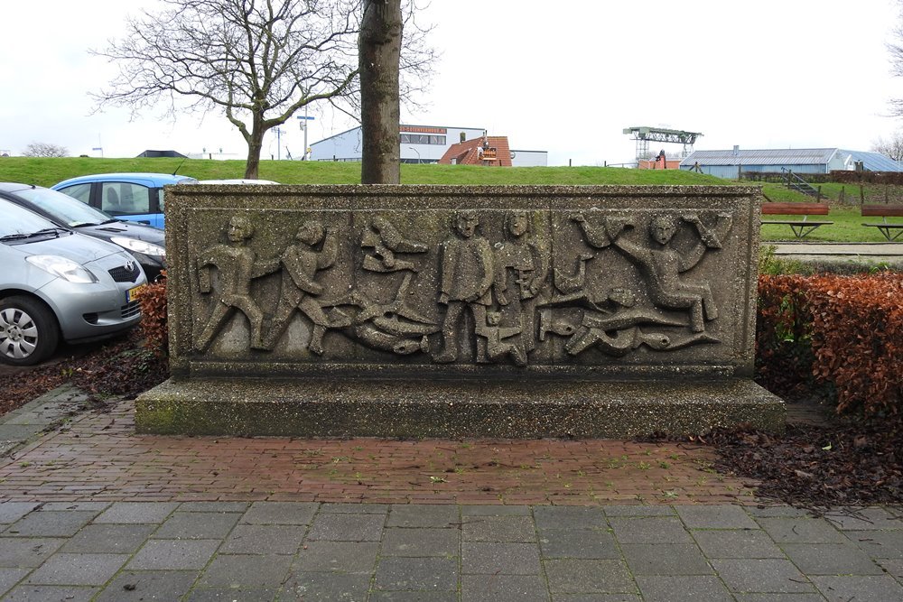 War Memorial Drimmelen #1