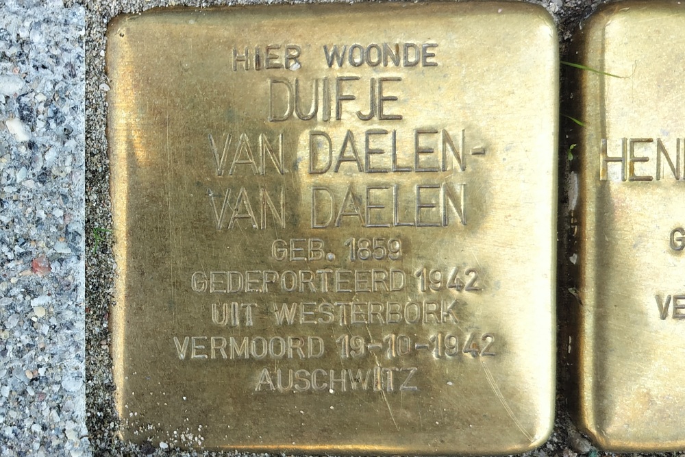 Stolpersteine Joost van Geelstraat 24b #2