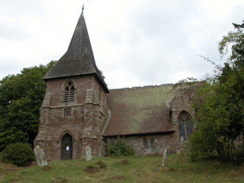 Oorlogsgraf van het Gemenebest St. Peter Churchyard #1