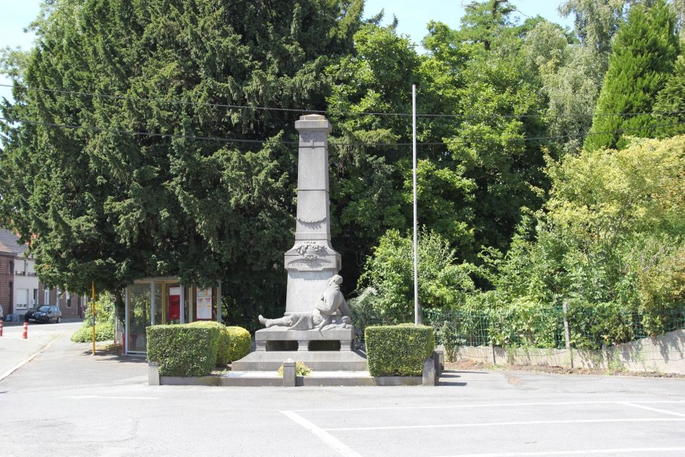 War Memorial Estaimpuis #1