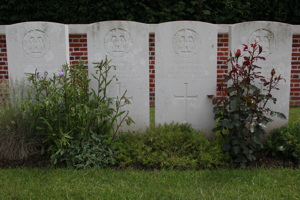 Commonwealth War Graves Bucquoy Extension #4