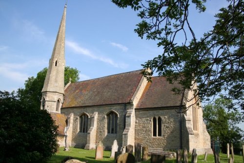 Oorlogsgraf van het Gemenebest St. Andrew Churchyard