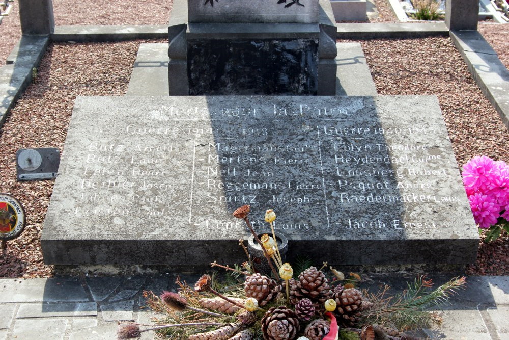 Oorlogsmonument Begraafplaats Plombières #3