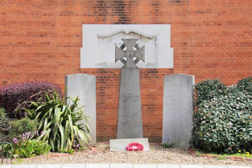 Oorlogsmonument St. Andrew Church #1