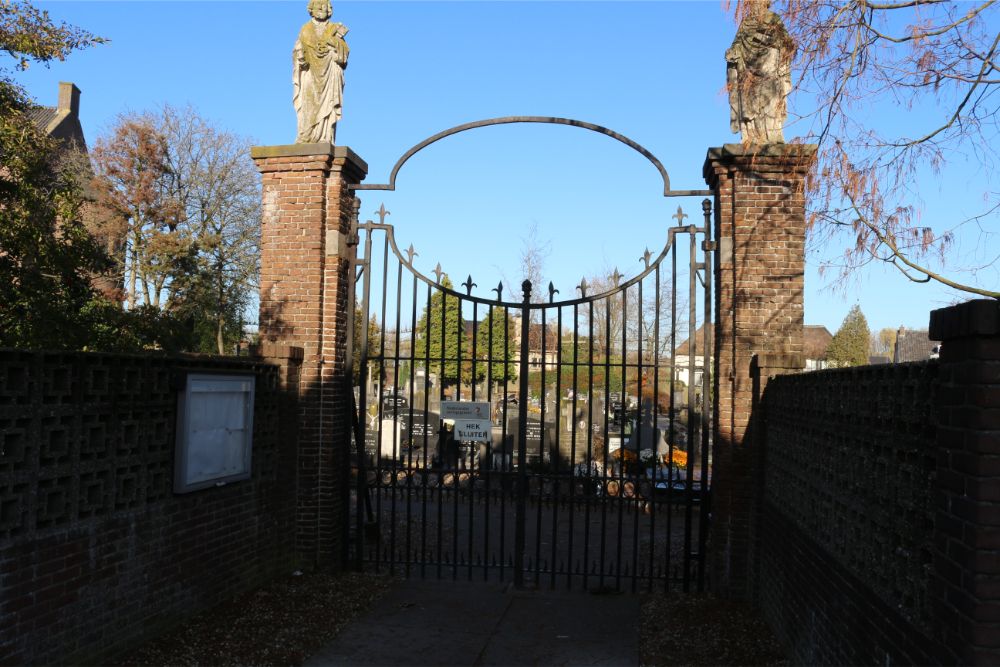 Nederlandse Oorlogsgraven Rooms Katholieke Kerkhof Wamel #1