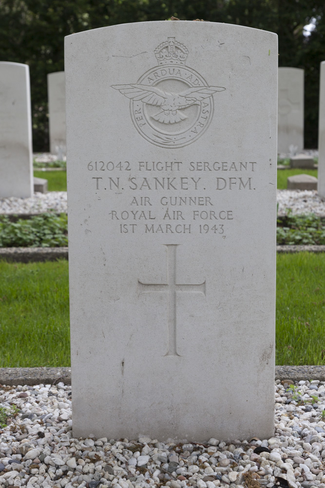 Commonwealth War Graves General Cemetery Markelo #4