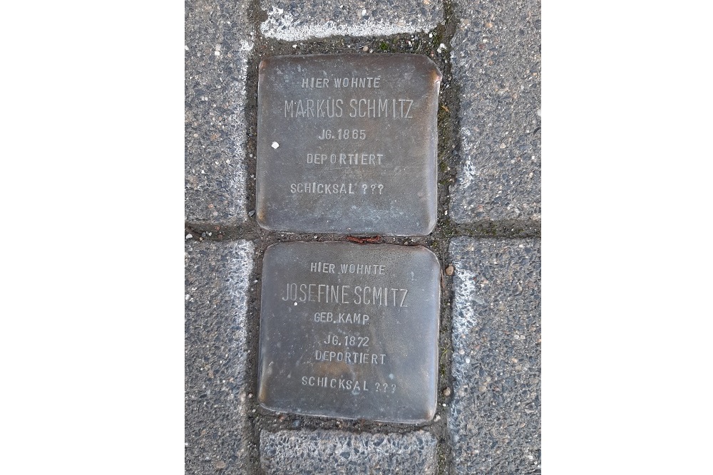 Stumbling Stones Hüllenstraße 18