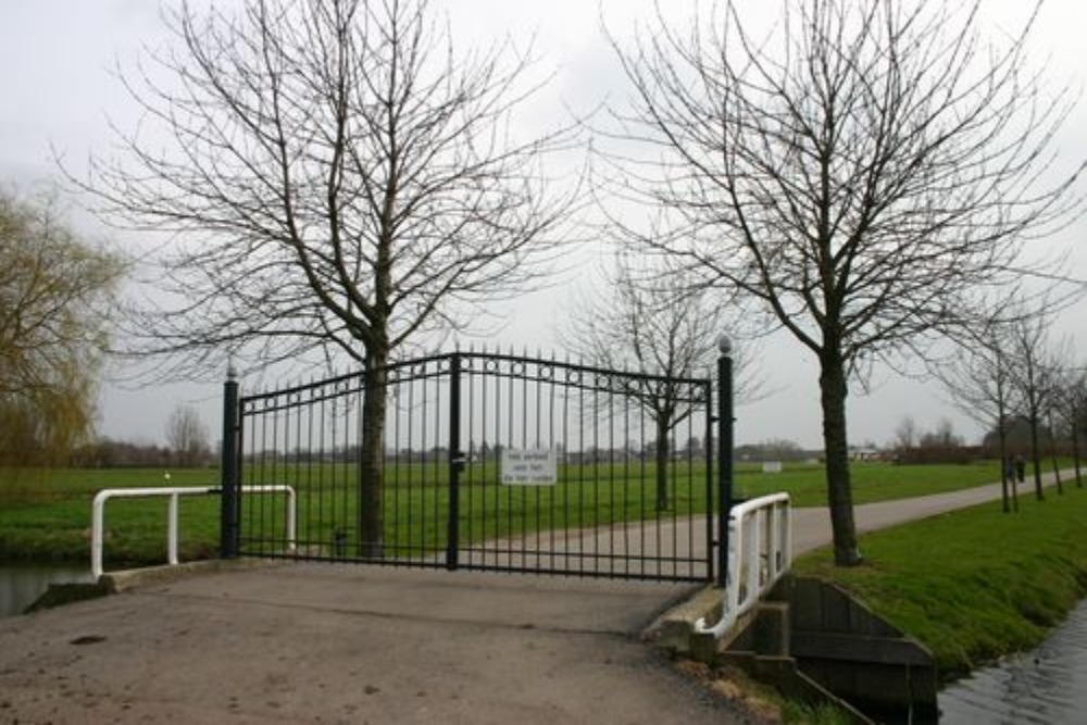 Graf Burgerslachtoffer Lekkerkerk #1