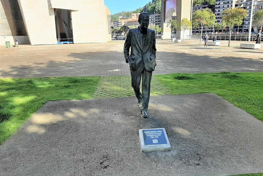 Monument Ramn Rubial Cavia