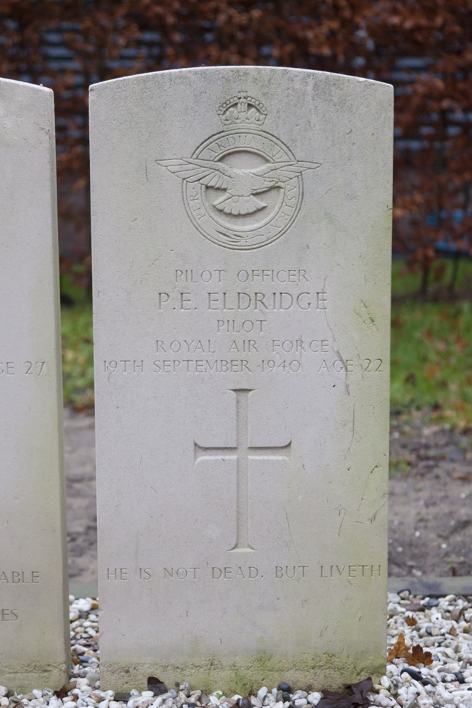 Commonwealth War Graves Churchyard Marinvelde #2