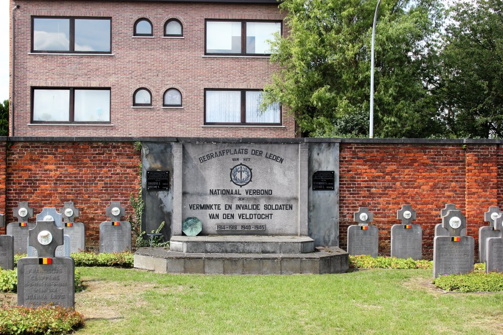 Oorlogsmonument K.N.V.I. Begraafplaats Turnhout #1