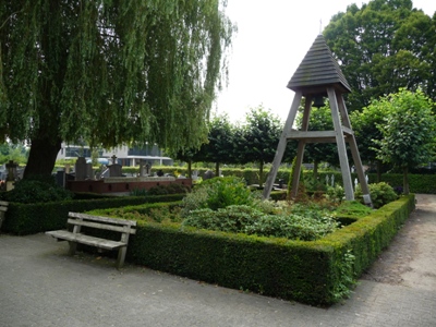 Klokkenstoel - Bevrijdingsmonument Rooms Katholieke Begraafplaats Gilze