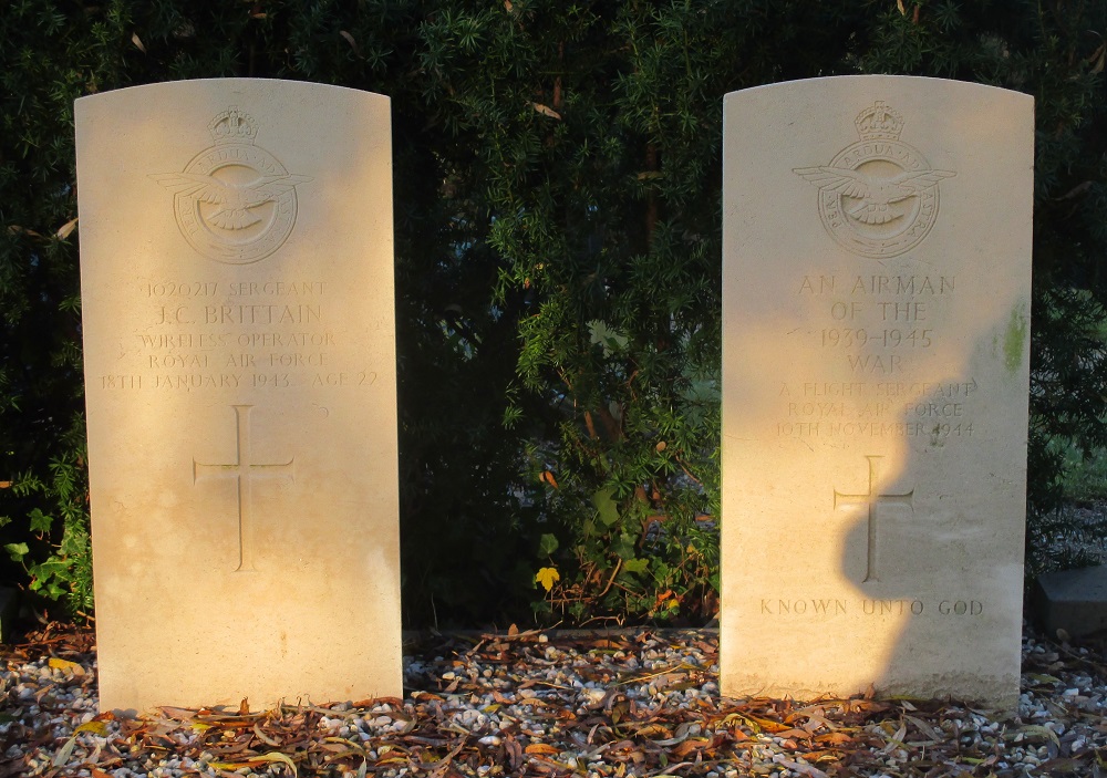 Commonwealth War Graves General Cemetery Ulrum #5
